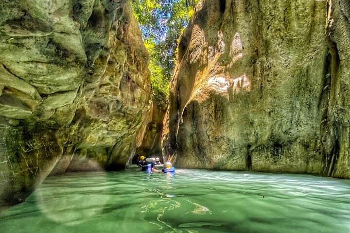 Excursion aventure aux 7 Cascades de Damajagua en République Dominicaine, avec toboggans naturels et baignade, photo 21 | wizardtrip