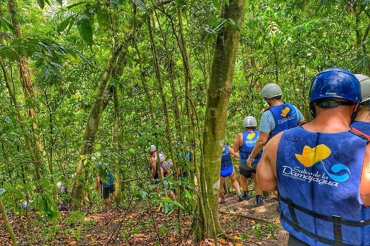 Excursion aventure aux 7 Cascades de Damajagua en République Dominicaine, avec toboggans naturels et baignade, photo 22 | wizardtrip