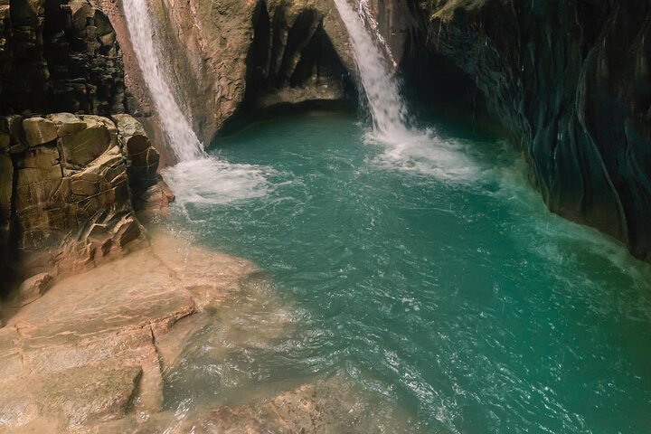 Excursion aventure aux 7 Cascades de Damajagua en République Dominicaine, avec toboggans naturels et baignade, photo 24 | wizardtrip