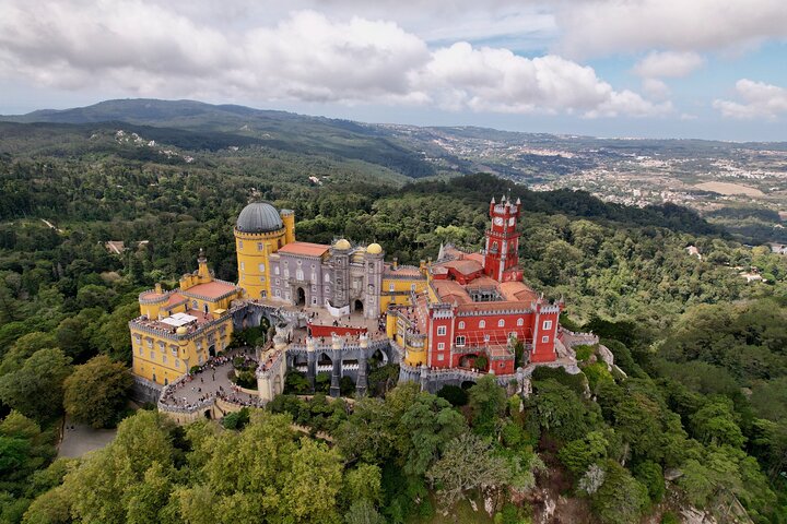 Lisboa: Sintra, Regaleira, Pena, Cabo Roca Todas las entradas incluidas | wizardtrip