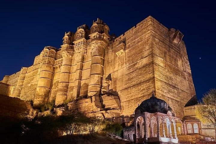 Private tour exploring the historic Blue City of Jodhpur, India, including forts, palaces, and markets, photo 132 | wizardtrip