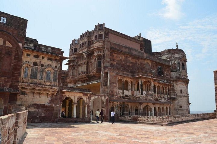 Private tour exploring the historic Blue City of Jodhpur, India, including forts, palaces, and markets, photo 15 | wizardtrip