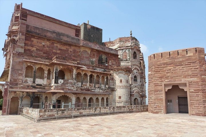 Private tour exploring the historic Blue City of Jodhpur, India, including forts, palaces, and markets, photo 166 | wizardtrip