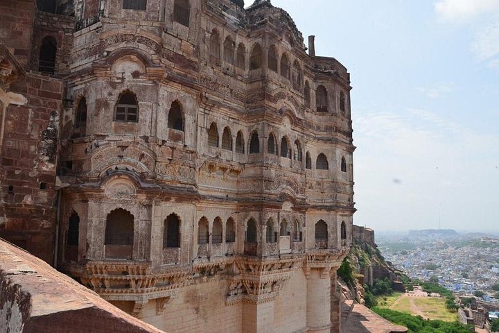 Private tour exploring the historic Blue City of Jodhpur, India, including forts, palaces, and markets, photo 18 | wizardtrip
