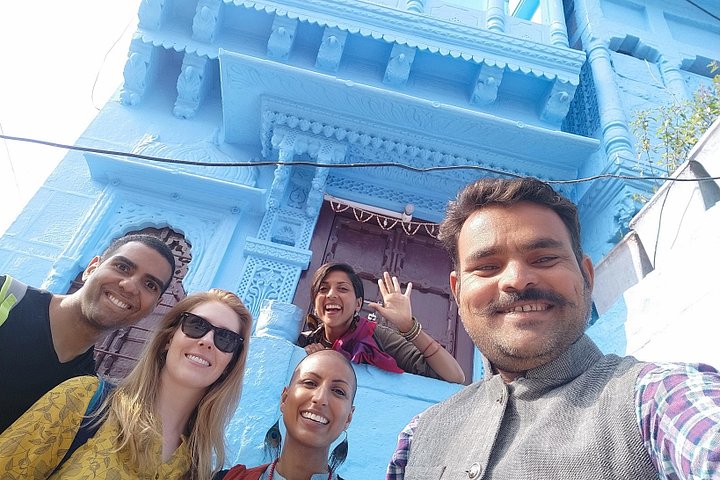 Private tour exploring the historic Blue City of Jodhpur, India, including forts, palaces, and markets, photo 73 | wizardtrip