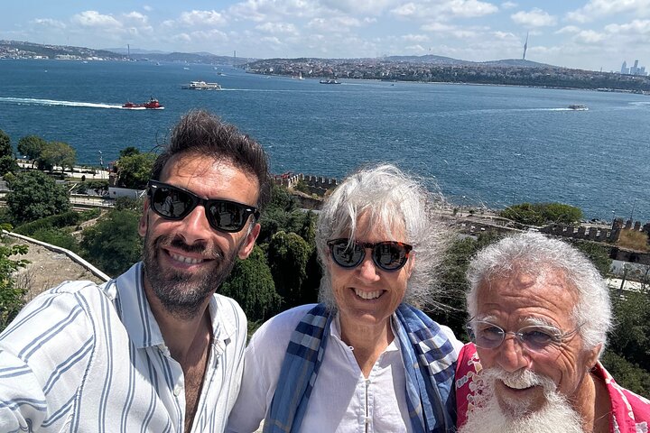 Explorez la riche histoire et la culture vibrante d'Istanbul lors d'une visite guidée privée, visitant des sites emblématiques comme Sainte-Sophie et la Mosquée Bleue, photo 9 | wizardtrip
