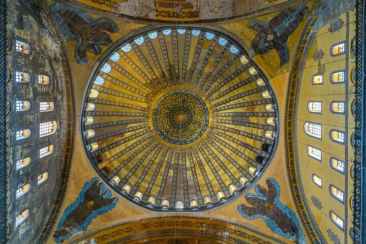 Explorez la riche histoire et la culture vibrante d'Istanbul lors d'une visite guidée privée, visitant des sites emblématiques comme Sainte-Sophie et la Mosquée Bleue, photo 10 | wizardtrip
