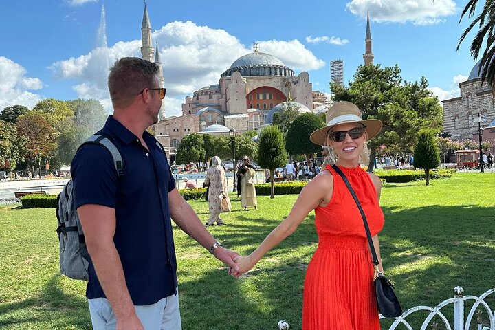 Explorez la riche histoire et la culture vibrante d'Istanbul lors d'une visite guidée privée, visitant des sites emblématiques comme Sainte-Sophie et la Mosquée Bleue, photo 18 | wizardtrip