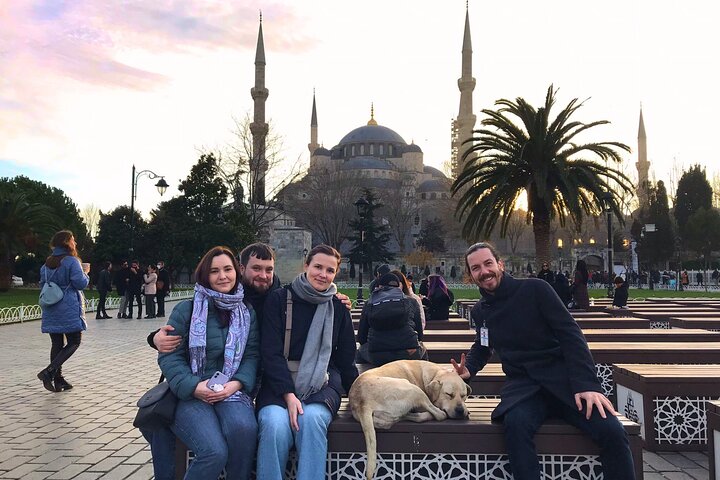 Explorez la riche histoire et la culture vibrante d'Istanbul lors d'une visite guidée privée, visitant des sites emblématiques comme Sainte-Sophie et la Mosquée Bleue, photo 39 | wizardtrip
