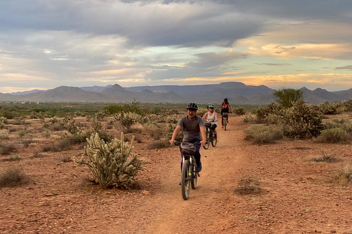 Aventure guidée en vélo électrique à travers le paysage pittoresque du désert de Sonora près de Phoenix, photo 37 | wizardtrip