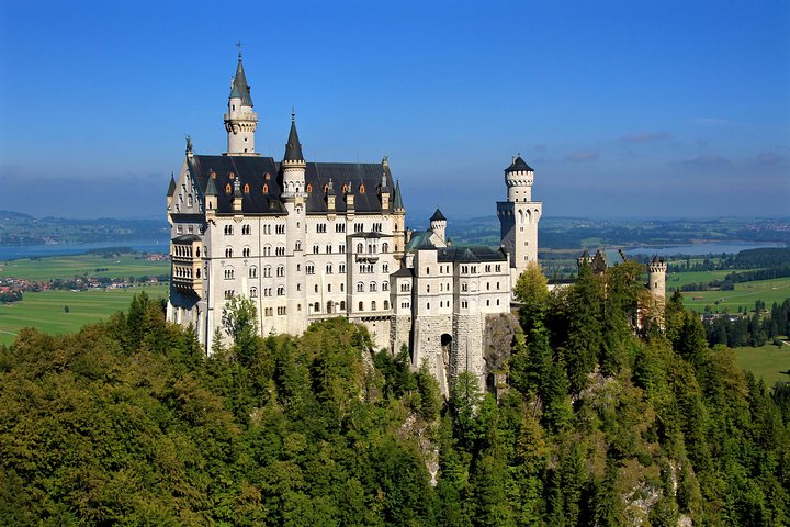 Excursion d'une journée au château de Neuschwanstein et au palais de Linderhof au départ de Munich | wizardtrip