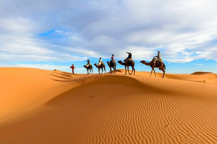 Circuit 3 Jours Marrakech à Merzouga avec Balade à Chameau et Nuit dans le Désert | wizardtrip