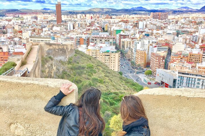 Visite historique d'Alicante en petit groupe avec dégustation de tapas | wizardtrip