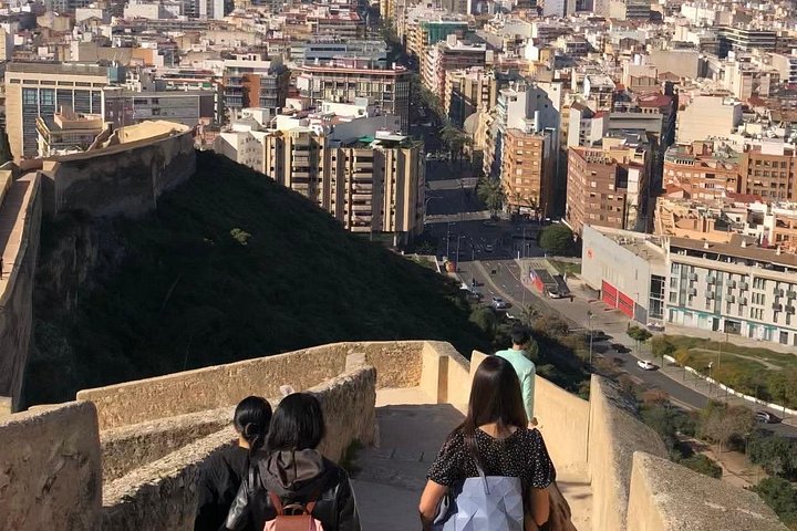 Tour histórico del castillo y la ciudad de Alicante con degustación de tapas, foto 8 | wizardtrip