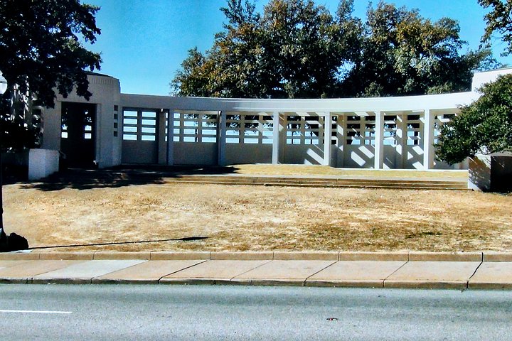 Tour do assassinato de JFK em Dallas explorando locais históricos como Dealey Plaza e Grassy Knoll, foto 23 | wizardtrip