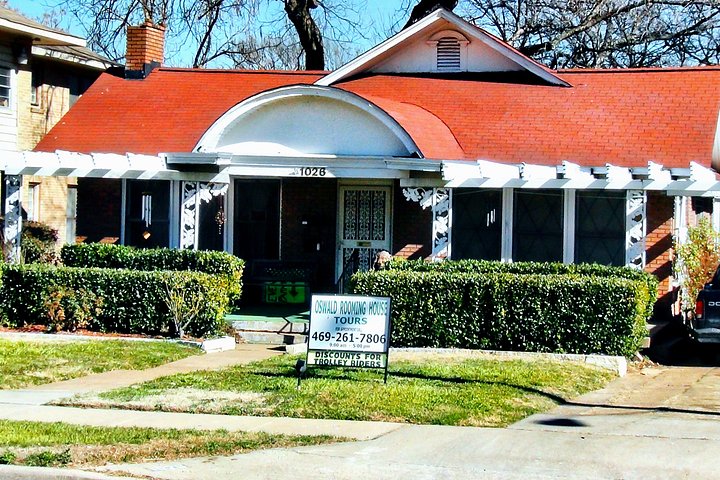 Tour do assassinato de JFK em Dallas explorando locais históricos como Dealey Plaza e Grassy Knoll, foto 28 | wizardtrip