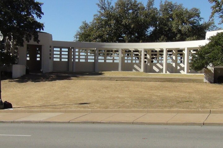 En historisk gåtur i Dallas med fokus på JFK-attentatet, som besøker Dealey Plaza og JFK Memorial, foto 6 | wizardtrip