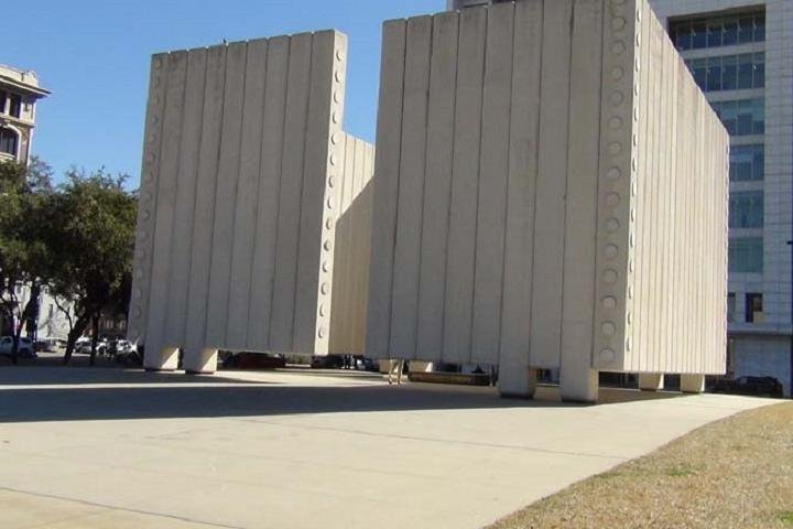 Tour dell'assassinio di JFK a Dallas, visita a Dealey Plaza, Grassy Knoll e al Sixth Floor Museum, foto 6 | wizardtrip