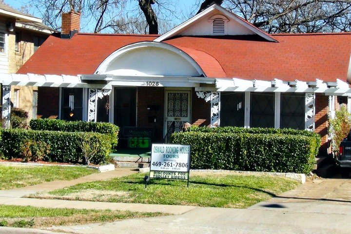 Tour dell'assassinio di JFK a Dallas, visita a Dealey Plaza, Grassy Knoll e al Sixth Floor Museum, foto 17 | wizardtrip