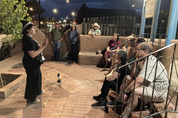 Spøkelsestur i historiske Old Town Albuquerque, New Mexico, som utforsker hjemsøkte steder, foto 13 | wizardtrip