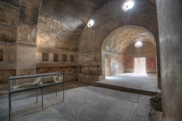 Heldagstur från Neapel som besöker Pompeji, Herculaneum och Vesuvius, foto 10 | wizardtrip