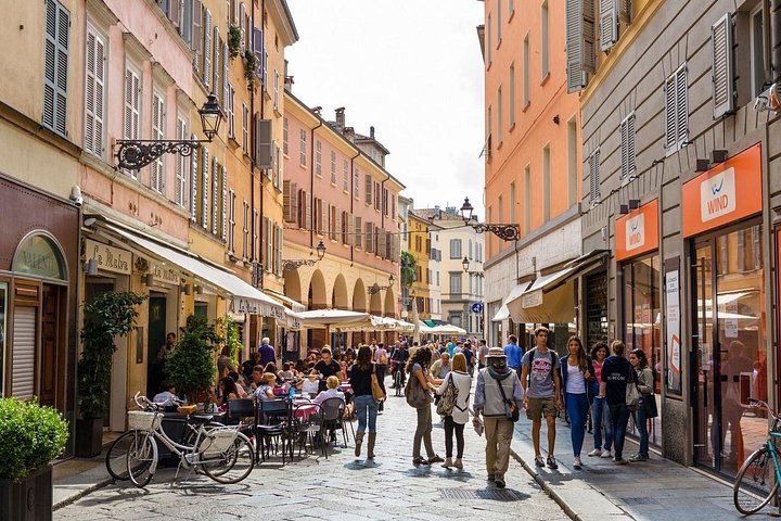 Full-day tour of Pompeii, Sorrento, and Positano from Naples/Salerno, showcasing coastal views and ancient ruins, photo 14 | wizardtrip