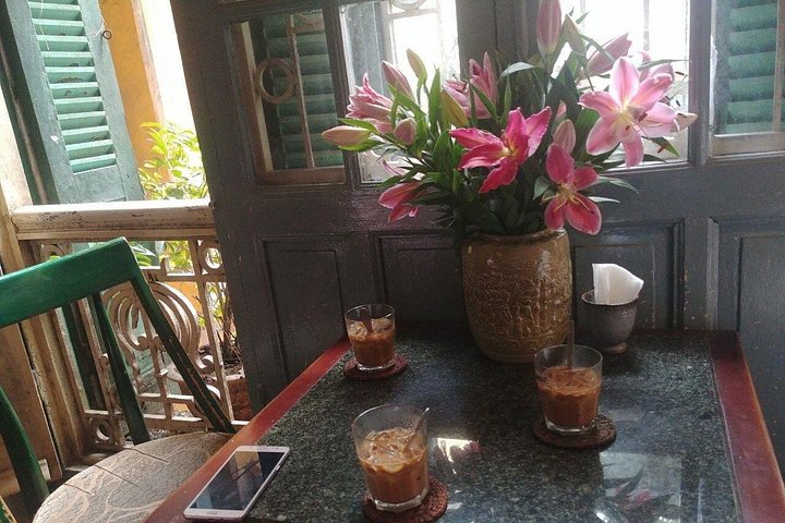 A guided street food tour in Hanoi's Old Quarter, sampling local delicacies and experiencing Vietnamese culture, photo 12 | wizardtrip
