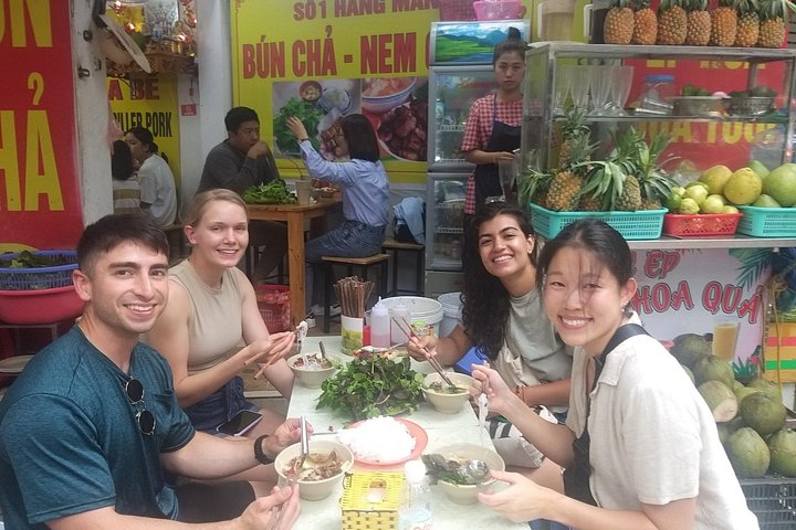 A guided street food tour in Hanoi's Old Quarter, sampling local delicacies and experiencing Vietnamese culture, photo 13 | wizardtrip
