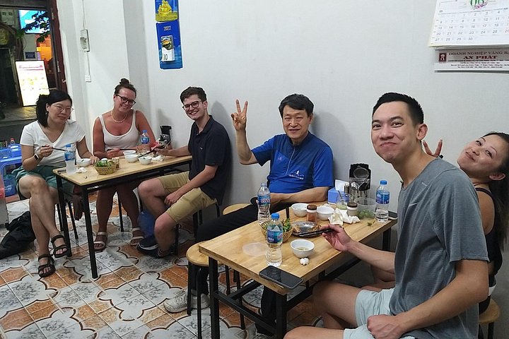 A guided street food tour in Hanoi's Old Quarter, sampling local delicacies and experiencing Vietnamese culture, photo 14 | wizardtrip