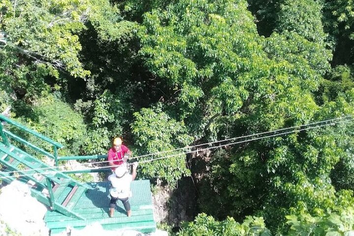 Ervaar spannende ziplines en grotverkenning te midden van de prachtige natuur van Fiji nabij Nadi, foto 7 | wizardtrip