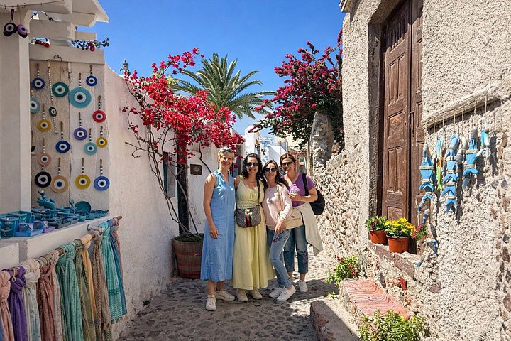 Tour privado explorando Oia, Fira e outros locais cénicos em Santorini, Grécia, foto 13 | wizardtrip