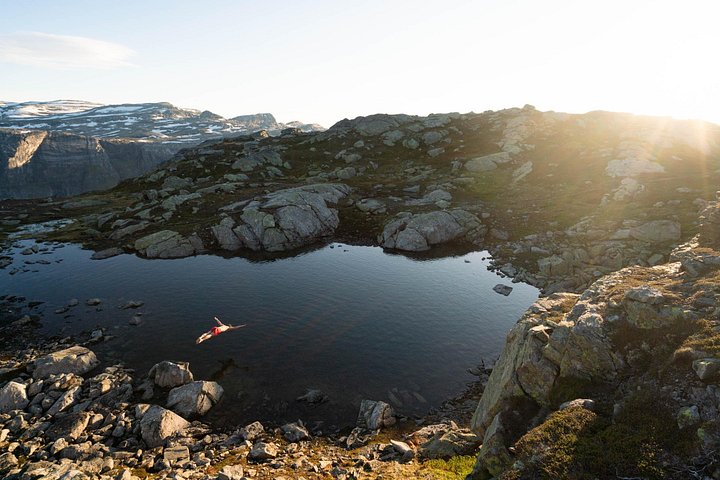 Meerdaagse wandeling naar Trolltunga, Noorwegen, met prachtige fjordlandschappen en unieke rotsformaties, foto 7 | wizardtrip