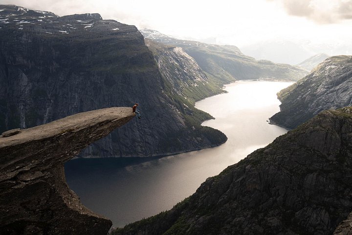 Meerdaagse wandeling naar Trolltunga, Noorwegen, met prachtige fjordlandschappen en unieke rotsformaties, foto 13 | wizardtrip