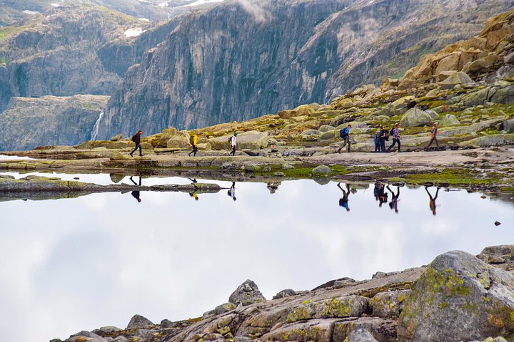 Meerdaagse wandeling naar Trolltunga, Noorwegen, met prachtige fjordlandschappen en unieke rotsformaties, foto 16 | wizardtrip
