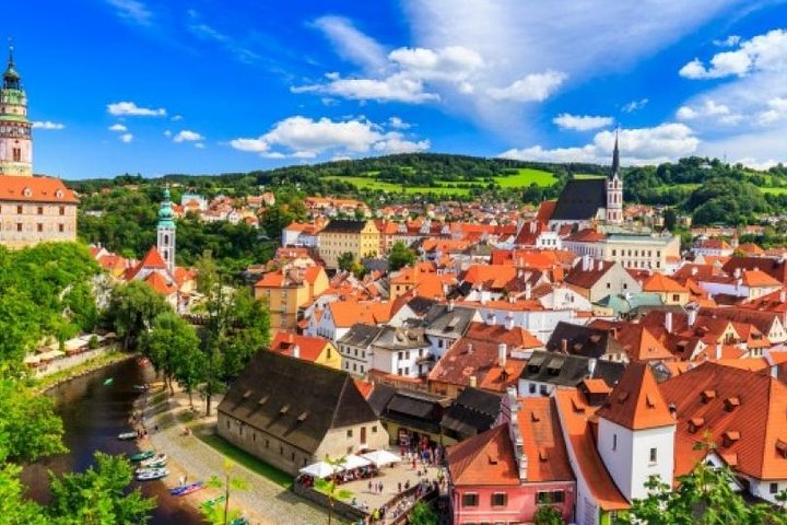 Excursion d'une journée complète à Český Krumlov depuis Prague, présentant son château médiéval et sa charmante vieille ville, photo 6 | wizardtrip