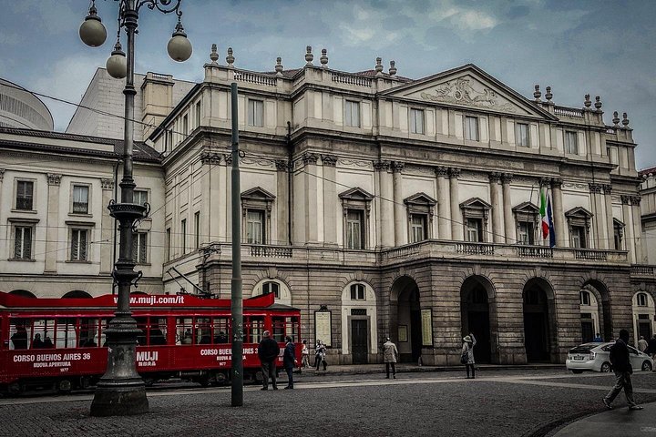 Milan La Scala Theatre Museum tour with opera history and backstage views, photo 8 | wizardtrip