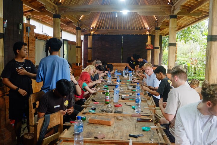 Lær tradisjonell balinesisk sølvsmedkunst i Ubud, Indonesia, foto 23 | wizardtrip