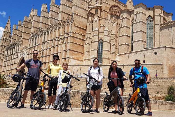 E-cykeltur gennem Palmas gamle bydel og langs kysten, med udsigt over Bellver Slot, foto 8 | wizardtrip