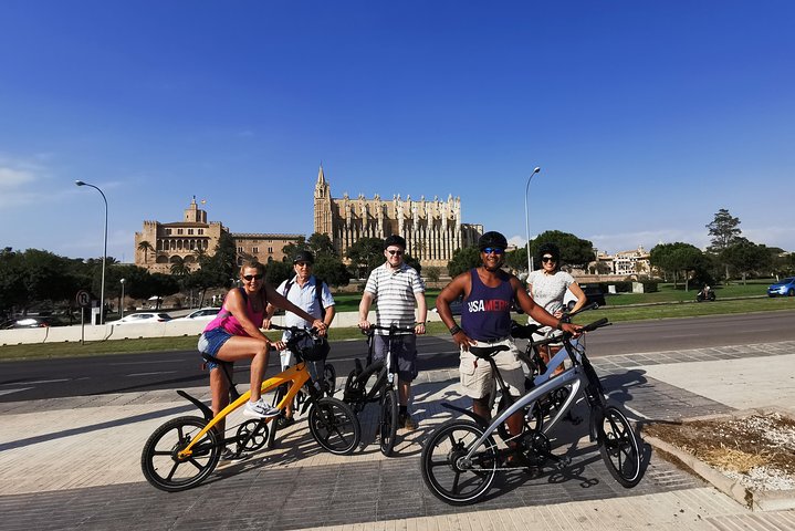 E-cykeltur gennem Palmas gamle bydel og langs kysten, med udsigt over Bellver Slot, foto 9 | wizardtrip