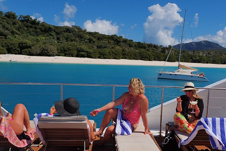 Eco-cruise to Whitehaven Beach and snorkelling in the Whitsundays, Australia, photo 14 | wizardtrip