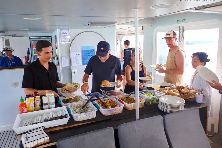 Eco-cruise to Whitehaven Beach and snorkelling in the Whitsundays, Australia, photo 36 | wizardtrip