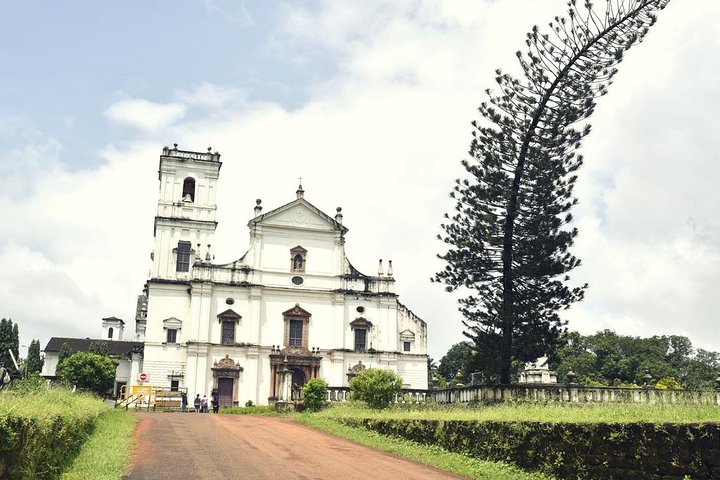 Explore the historical churches and architectural wonders of Old Goa on this heritage walk, photo 25 | wizardtrip