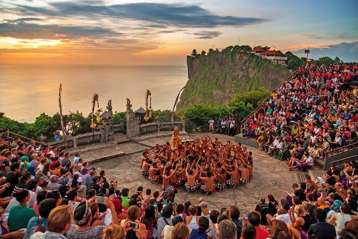 バリ島のウルワツでのプライベートサンセットツアー。寺院、ダンス、ビーチディナーが含まれます、写真8 | wizardtrip