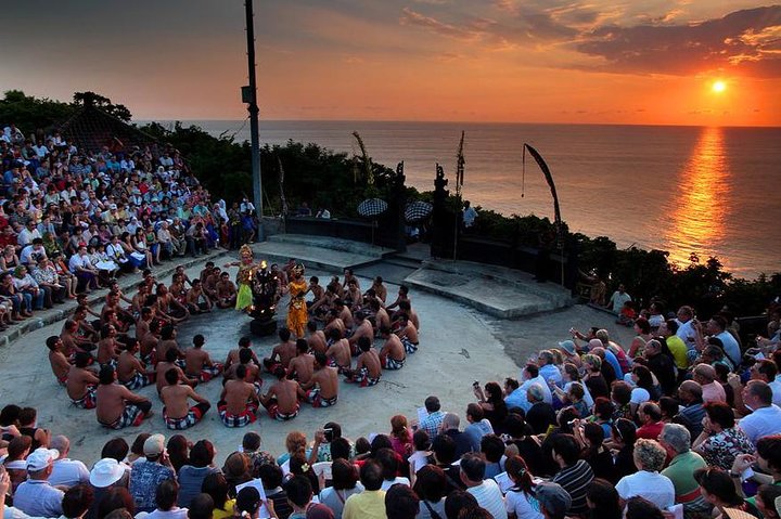 Privé tour van Uluwatu Tempel en Zuid-Bali hoogtepunten, inclusief stranden en Kecak dans, foto 8 | wizardtrip
