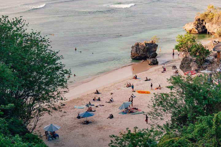 Privé tour van Uluwatu Tempel en Zuid-Bali hoogtepunten, inclusief stranden en Kecak dans, foto 11 | wizardtrip