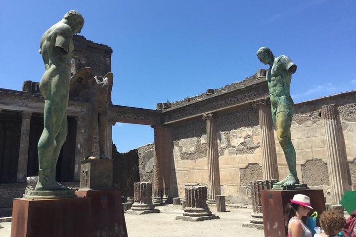 Privat tur, der udforsker Pompejis ruiner, Amalfikystens naturskønne køretur og de charmerende byer Sorrento og Positano, foto 14 | wizardtrip