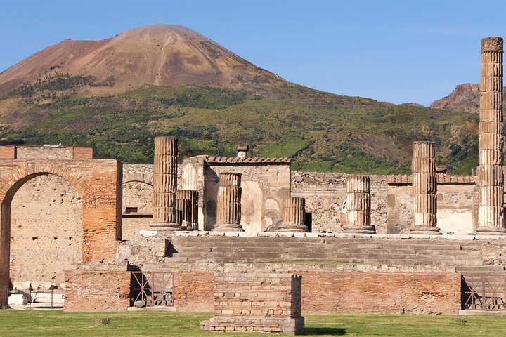 Privat tur, der udforsker Pompejis ruiner, Amalfikystens naturskønne køretur og de charmerende byer Sorrento og Positano, foto 15 | wizardtrip