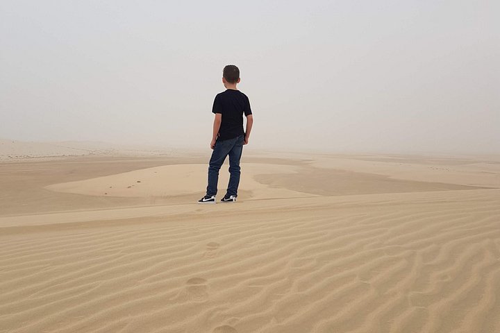 Erleben Sie eine aufregende Wüstensafari in Doha, Katar, mit Dune Bashing, Kamelritten und einem Besuch des Binnenmeeres, Foto 24 | wizardtrip