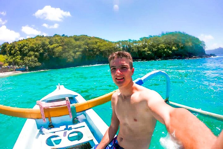 Aventura de snorkel en la playa Blue Lagoon de Bali, explorando arrecifes de coral y vida marina, foto 14 | wizardtrip