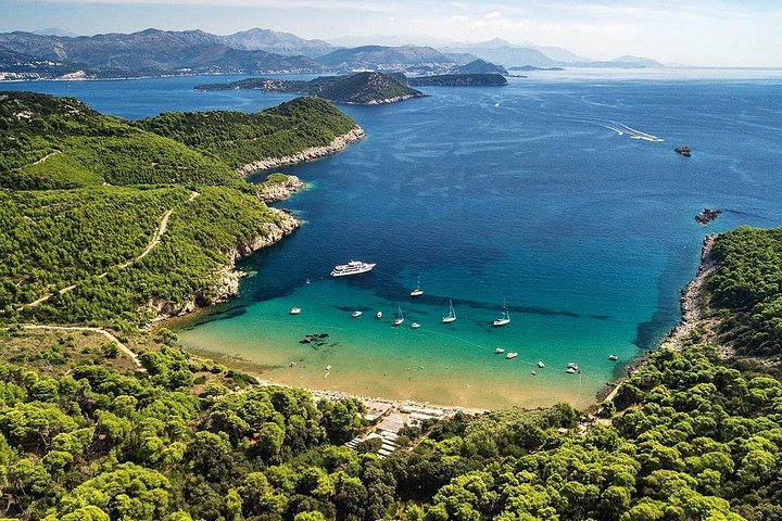 Tour privado en lancha rápida por las Islas Elaphiti desde Dubrovnik, Croacia, con natación y vistas panorámicas, foto 29 | wizardtrip